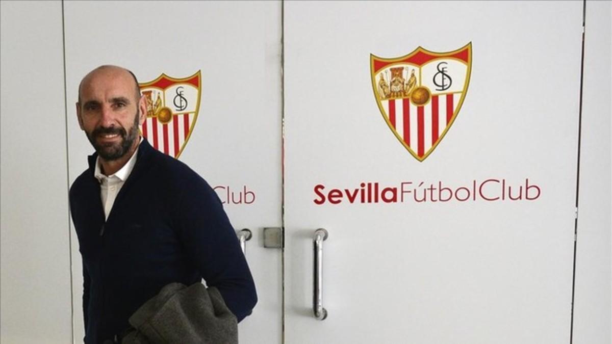 Florentino Perez close to signing Sevilla sporting director Monchi