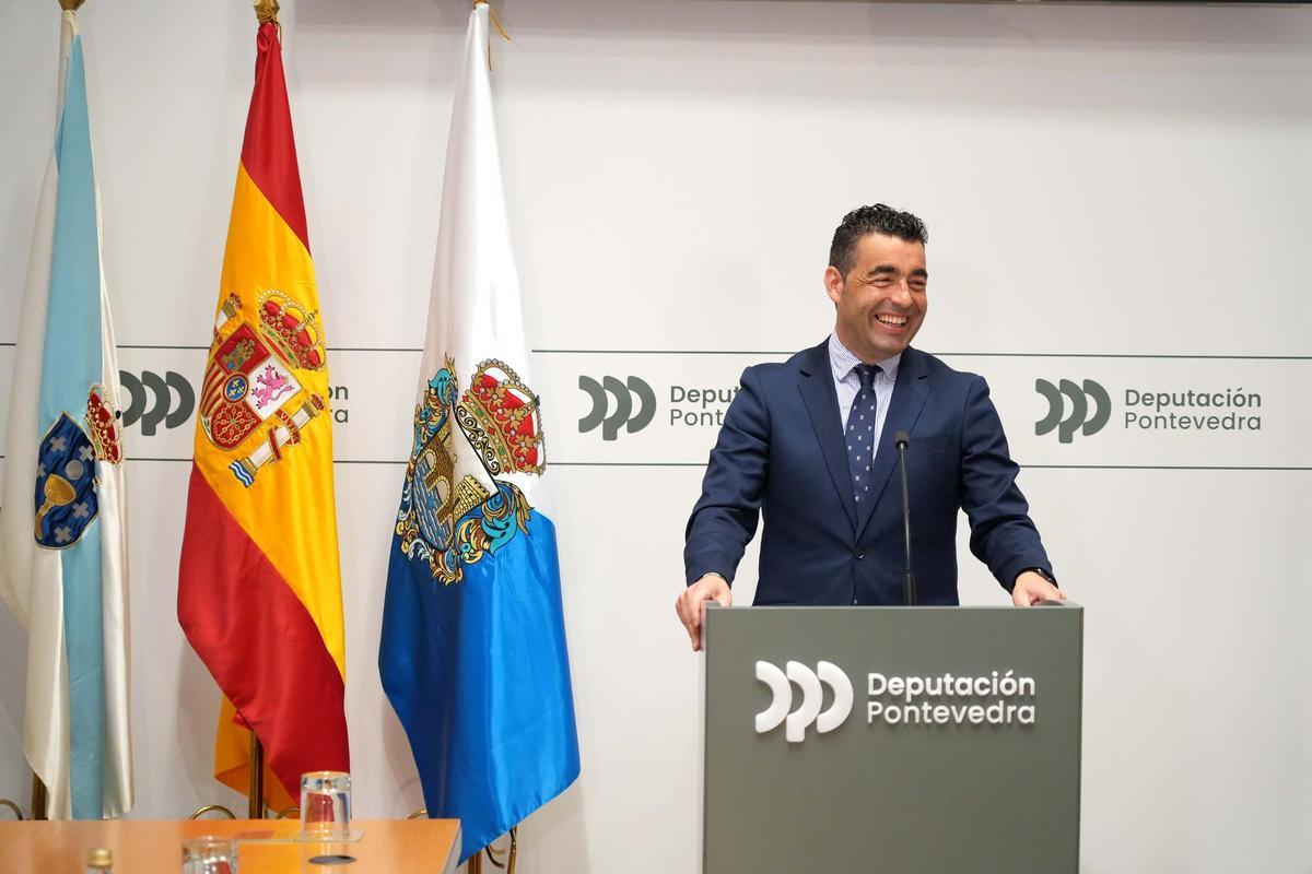 El presidente de la Diputación de Pontevedra, Luis López, durante la intervención de esta mañana.
