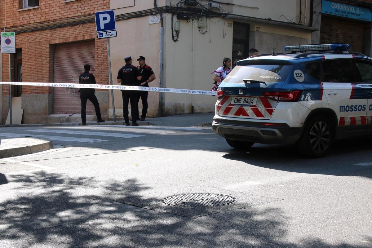 Los Mossos custodian la zona del crimen