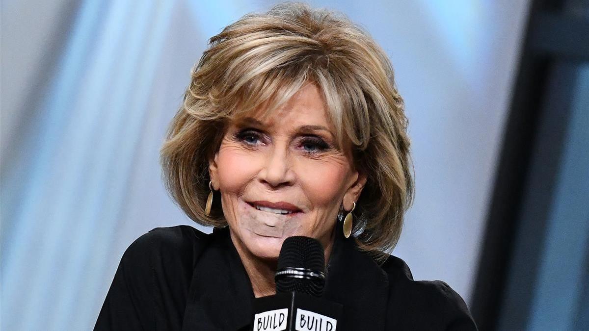 zentauroepp41616397 new york  ny   january 15   actress jane fonda visits build 180116183250