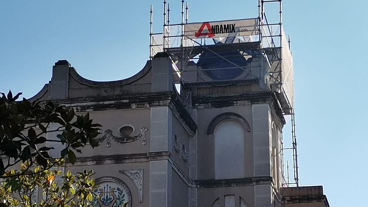 Des de fa uns dies ja es poden veure les bastides instal·lades en una de les cúpules.