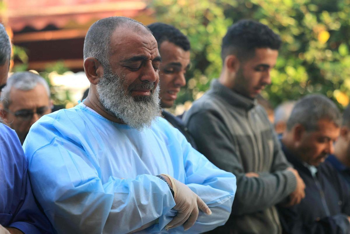 Escenas de dolor en el hospital al-Nasser de Khan Younis, en la Franja de Gaza