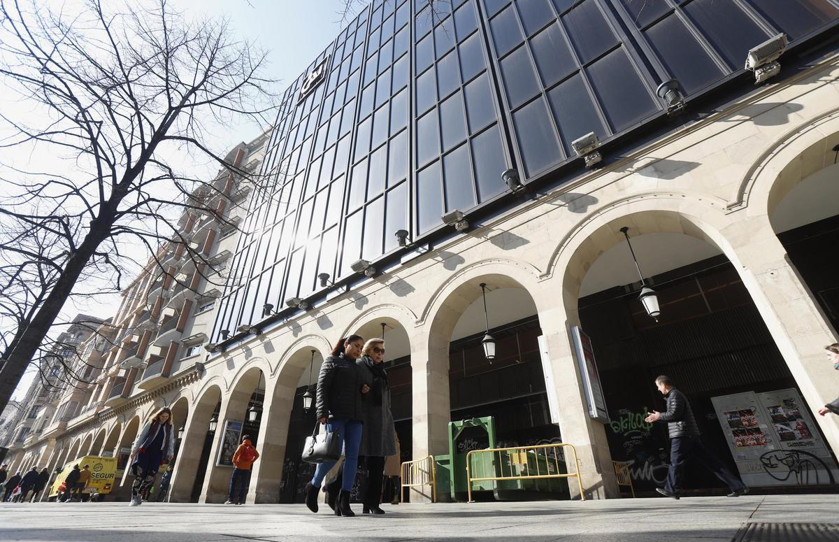 Comercio Zaragoza La transformacion de Independencia en Zaragoza El paseo de las dobles fachadas
