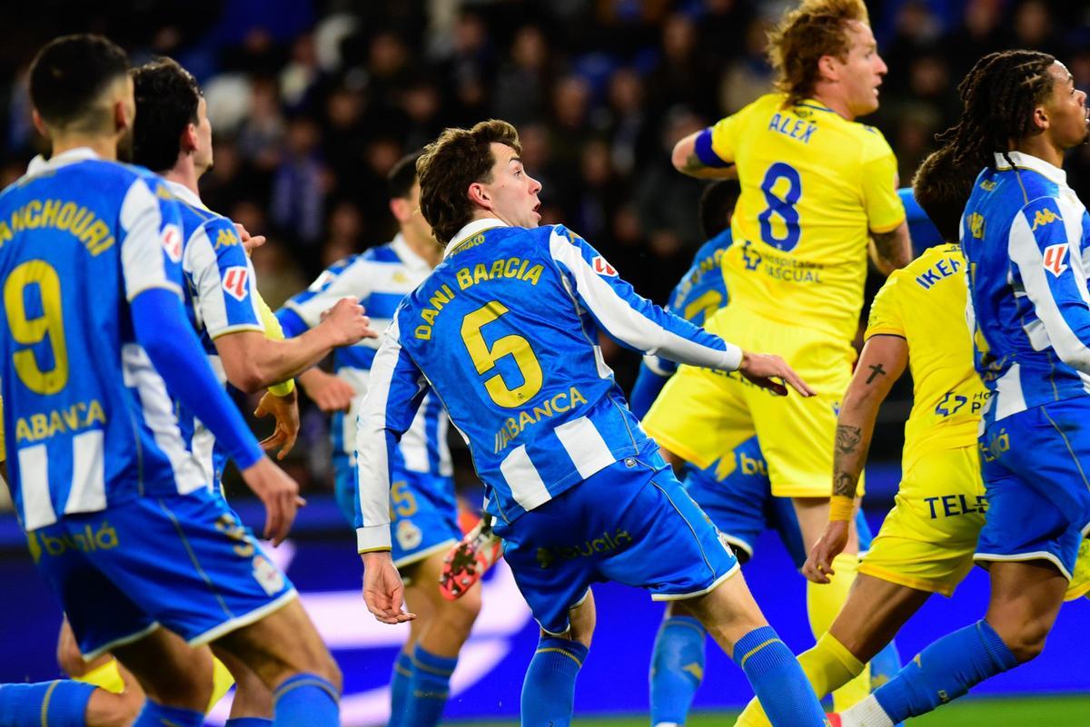 El Dépor estrena 2026 a medias y empata con el Cádiz en Riazor (2-2) El Dépor estrena 2026 a medias y empata con el Cádiz en Riazor (2-2)