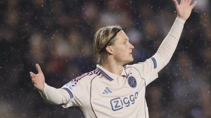 ¡Menudo disparo se sacó de la chistera! Misil de Dolberg para empatar el partido