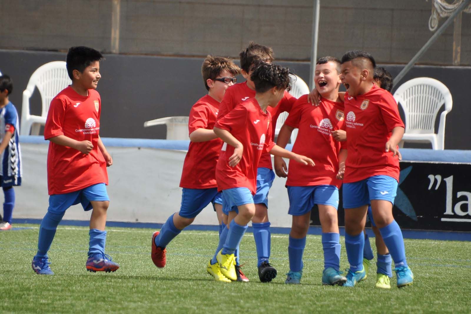 El fútbol base vuelve a sonreír