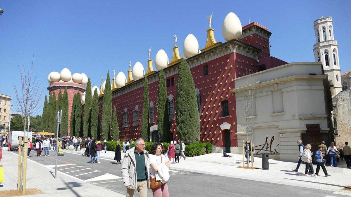 EN IMATGES | Figueres celebra la inauguració de la nova pujada del Castell enmig d'un ambient festiu