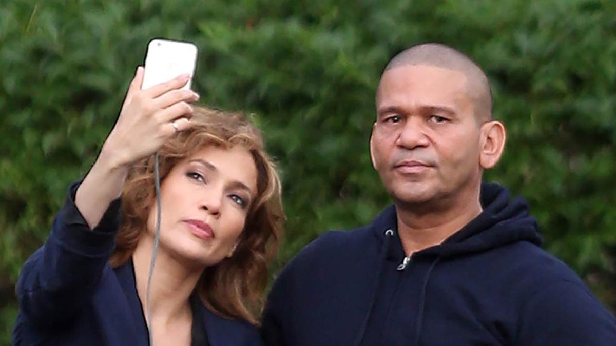 Jennifer Lopez y su mánager y amigo Benny Medina