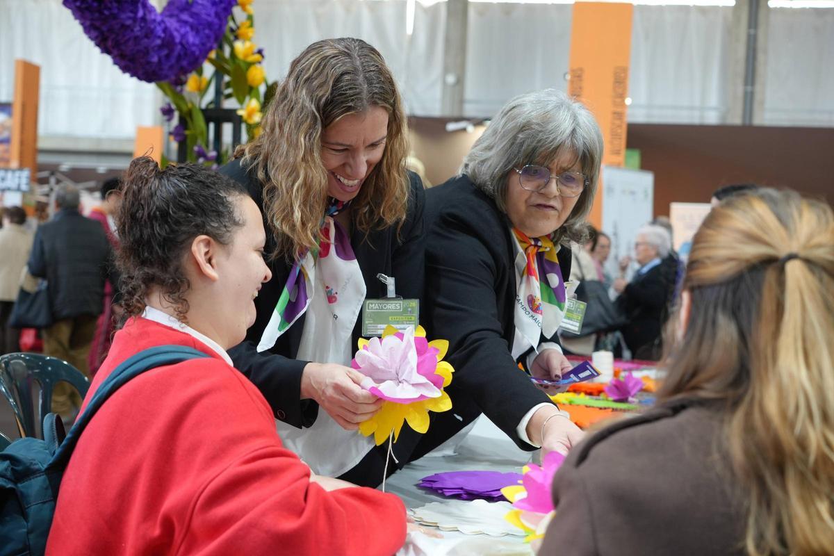 Fotogalería | Arranca el primer día de la Feria de los Mayores en Badajoz