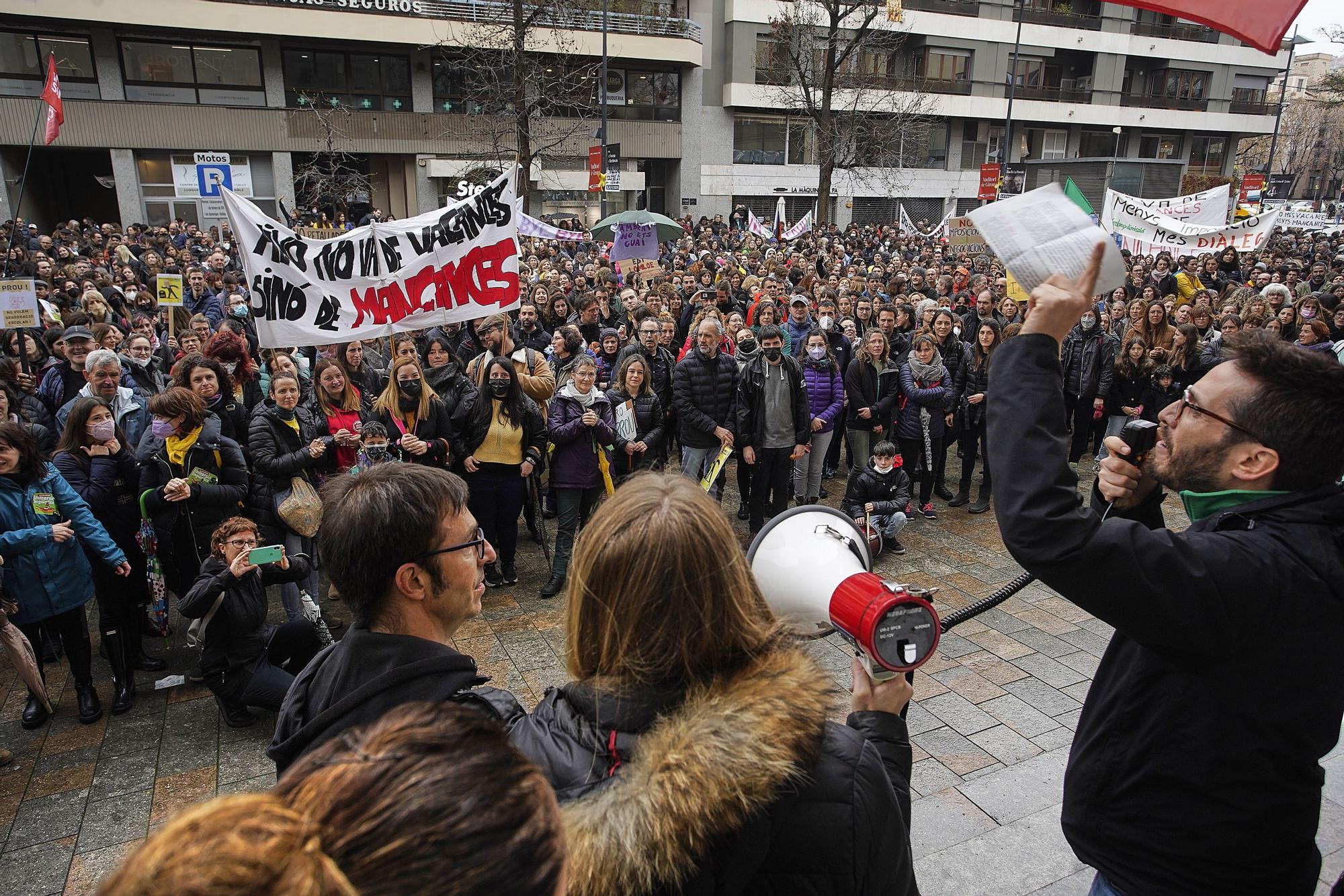 Manifestació del professorat en contra del Departament d'Educació a Girona