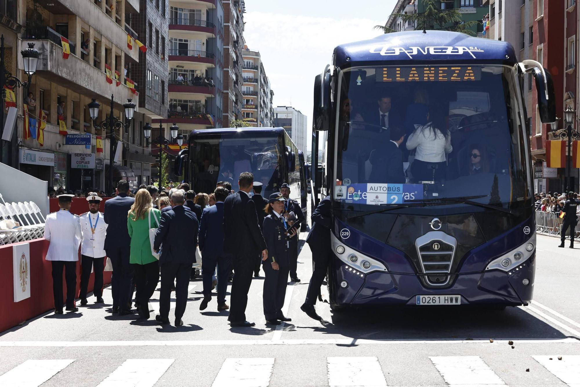 EN IMÁGENES: Así fue el multitudinario desfile en Oviedo por el Día de las Fuerzas Armadas