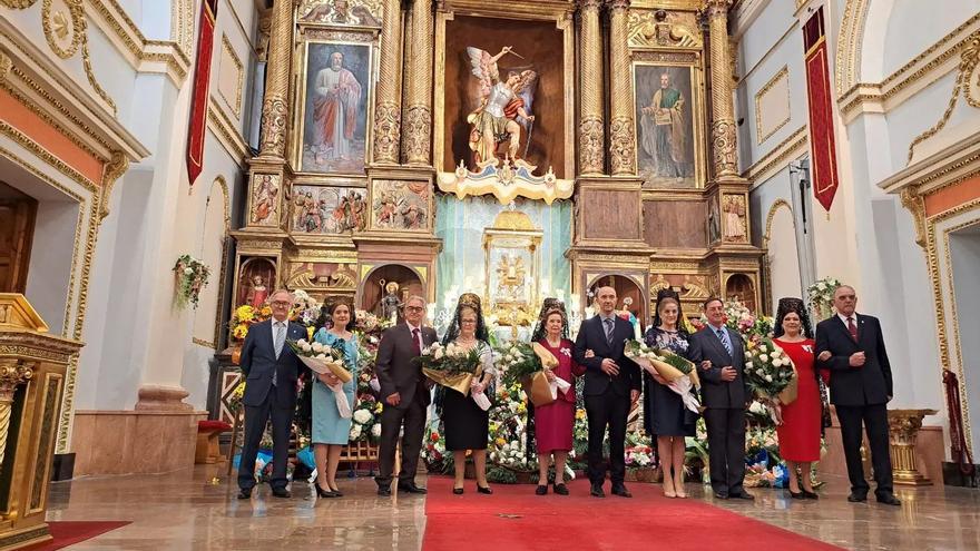 Altura ofrece flores a la Virgen de la Cueva Santa