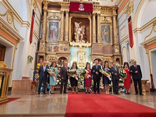 Altura ofrece flores a la Virgen de la Cueva Santa