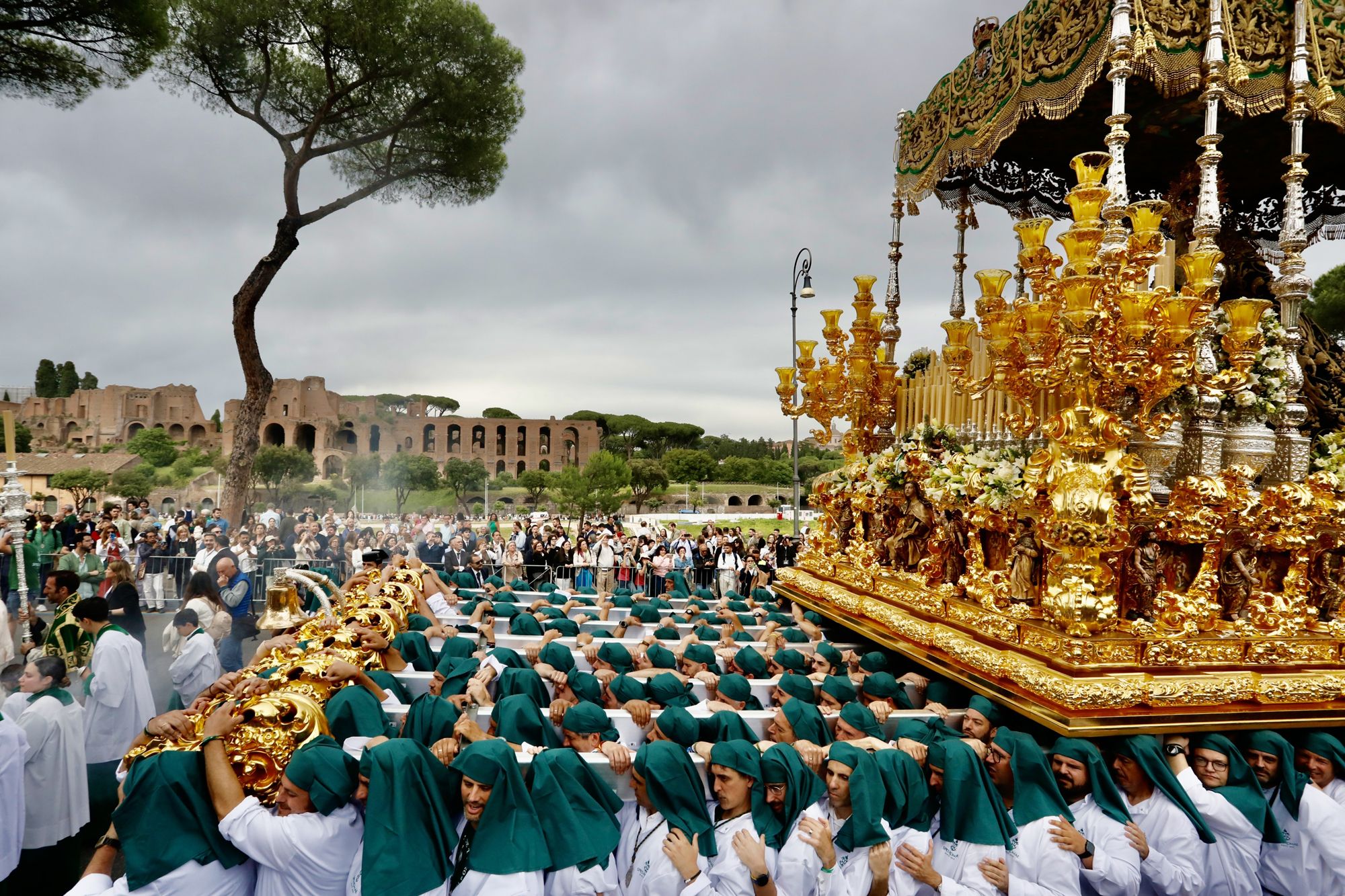 Gran procesión por el Jubileo de las Cofradías, en fotos