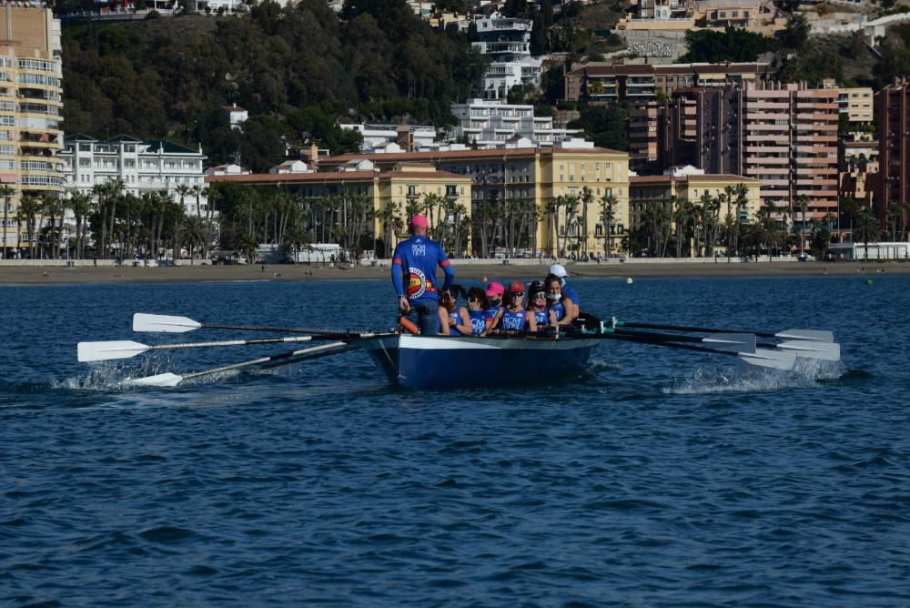 Las imágenes de la regata de invierno de remo de banco fijo 'Ciudad de Málaga'