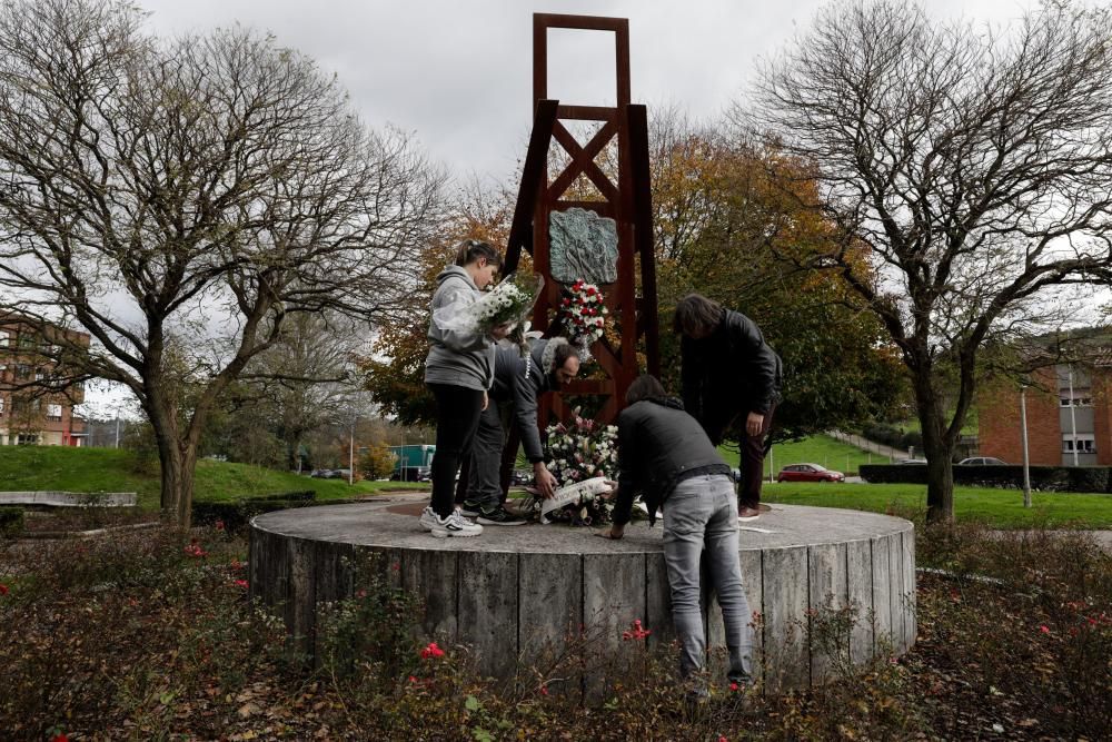 Homenaje a mineros por el día de Santa Bárbara, en La Camocha