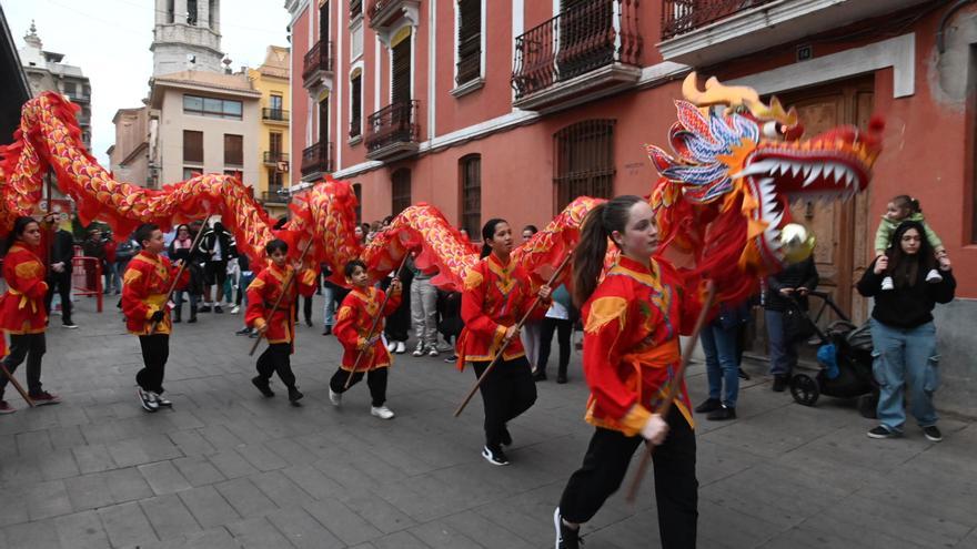 Año Nuevo Chino en Vila-real: colorido pasacalle para dar la bienvenida al Año del Dragón