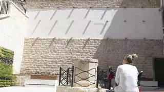 La desaparición de una placa que inquieta al Casco Antiguo de Alicante