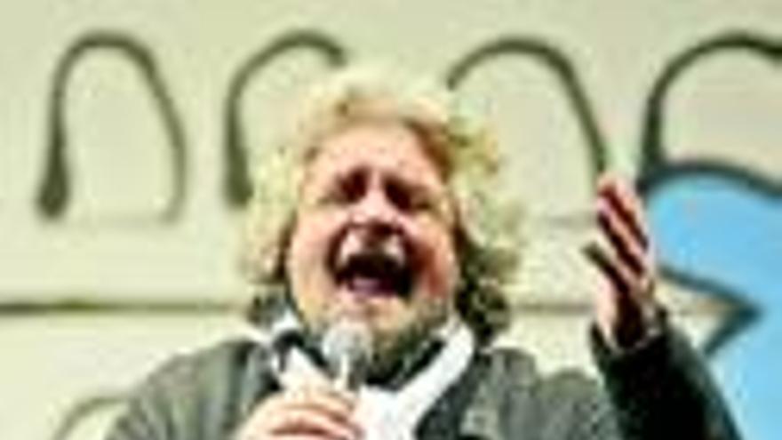 Beppe Grillo lanza al Nobel Dario Fo como presidente