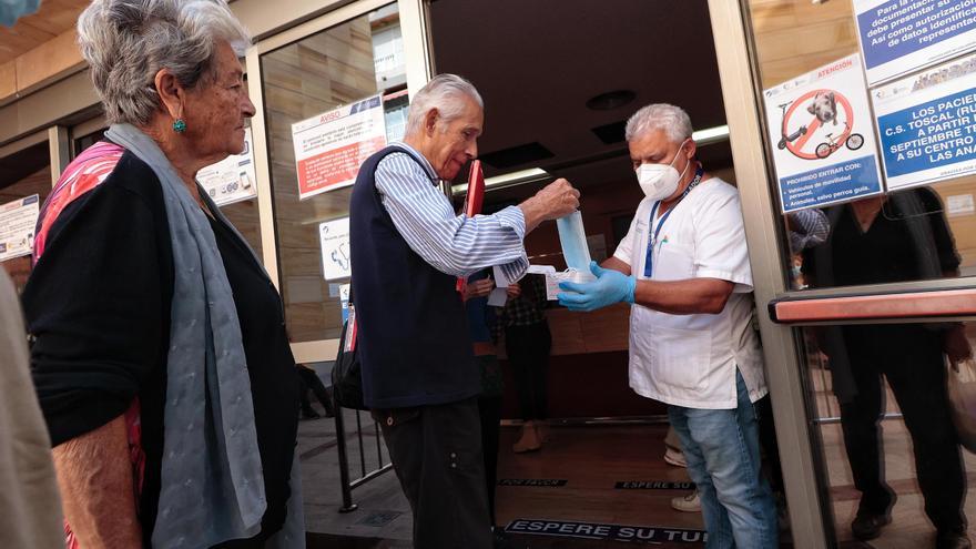 La sanidad canaria resucita la &#039;moda&#039; de las mascarillas