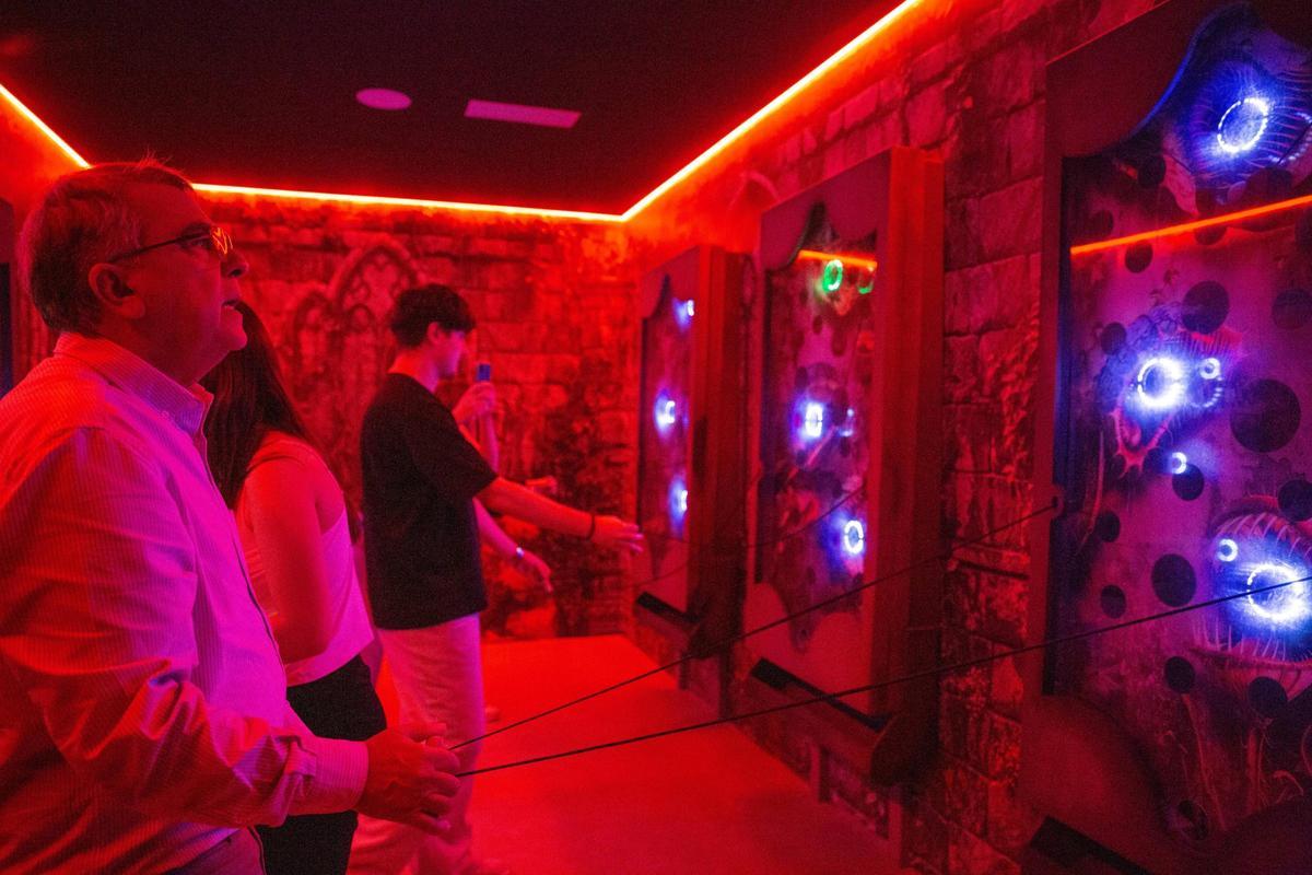 Así es GameSide, el nuevo complejo de ocio inmersivo de Terrassa con juegos de acción, QuizShow y karaoke