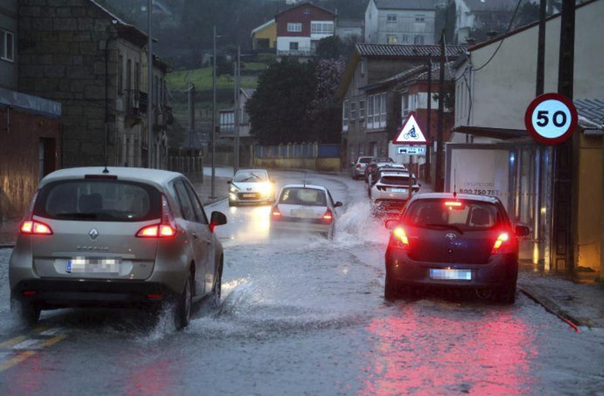 Grandes bolsas de agua en la PO-546.