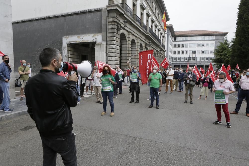 Protesta de profesorado en Oviedo