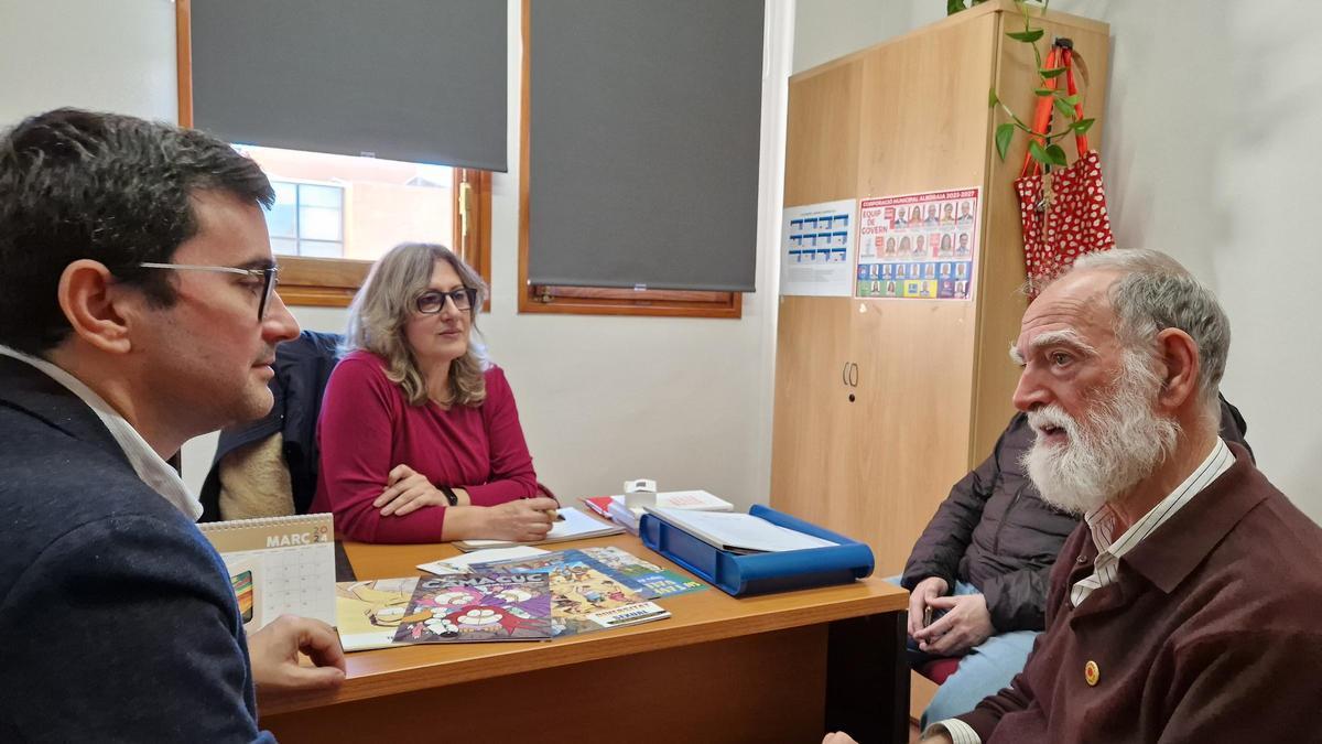 Reunión del ayuntamiento de Alboraia con los responsables de la revista Camacuc
