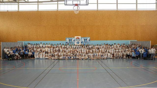 El Cric Ses Salines se vistió de gala para su foto de familia | CRIC SES SALINES