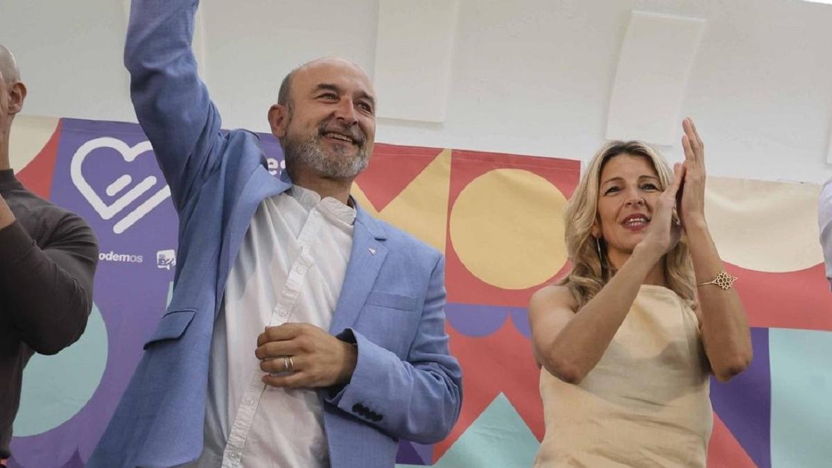 Manolo Copé junto a Yolanda Díaz en un acto de Alicante.