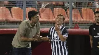 FC Cartagena: Íñigo Vélez, ante dos derbis y un once por resolver