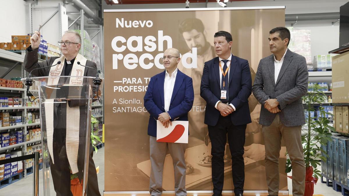 Vegalsa-Eroski abre en Santiago las puertas de su Cash Record más grande