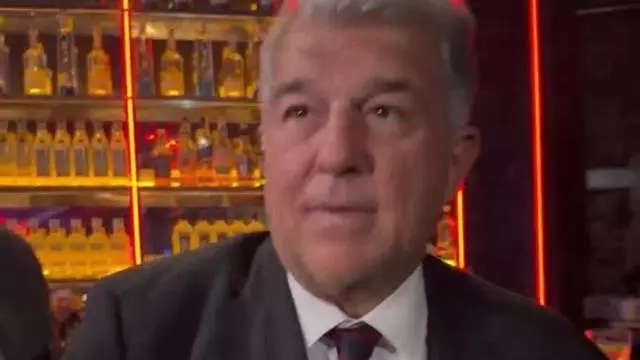 Laporta descorcha el champagne tras ganar las elecciones del Barça