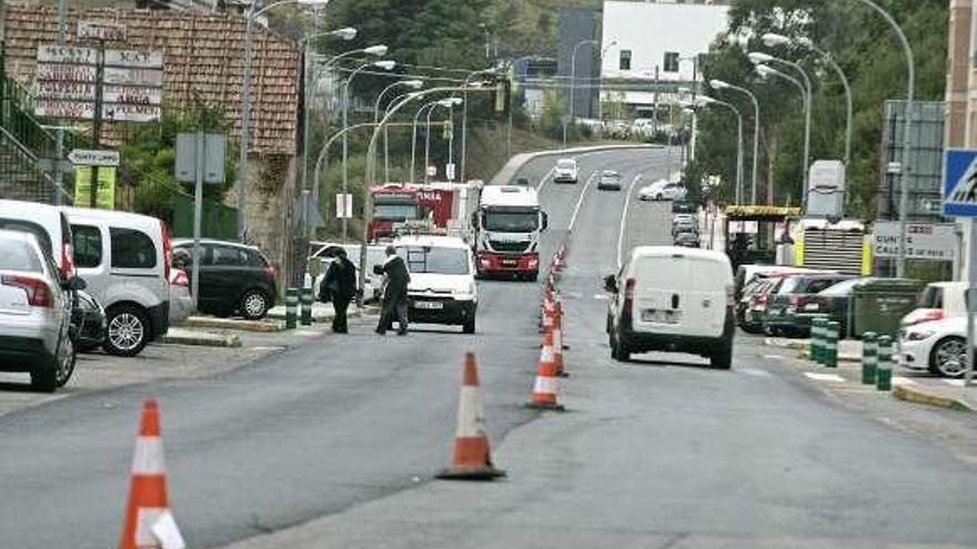 El BNG cree &quot;remiendos&quot; los asfaltados en la N-640. // Bernabé / Cris M.V.