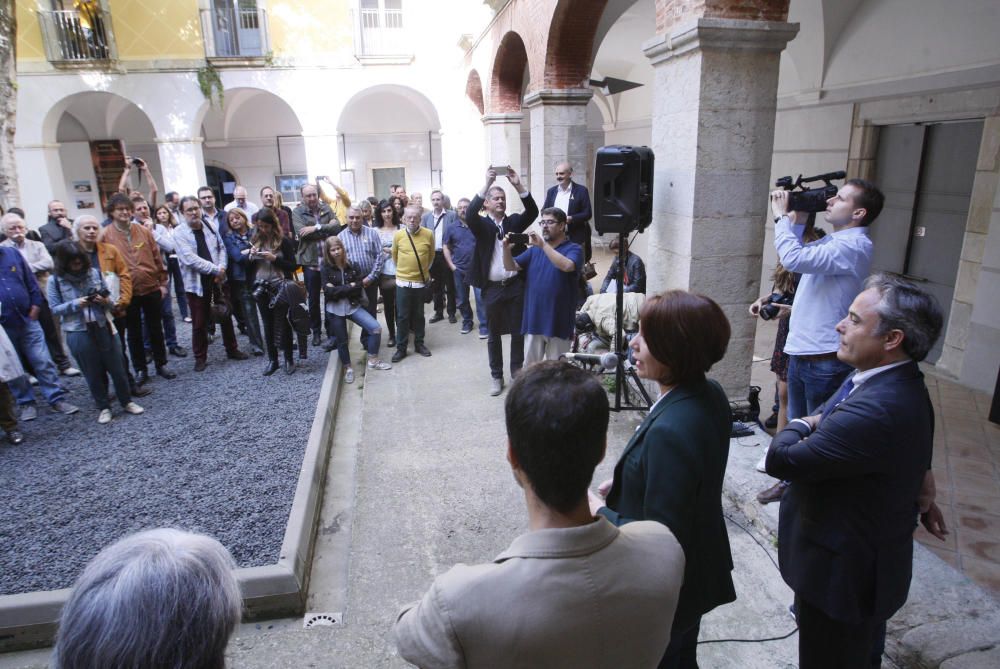 Acte reivindicatiu del sector del llibre a Girona per no permetre «que la grisor del 155 torni insípid Sant Jordi»