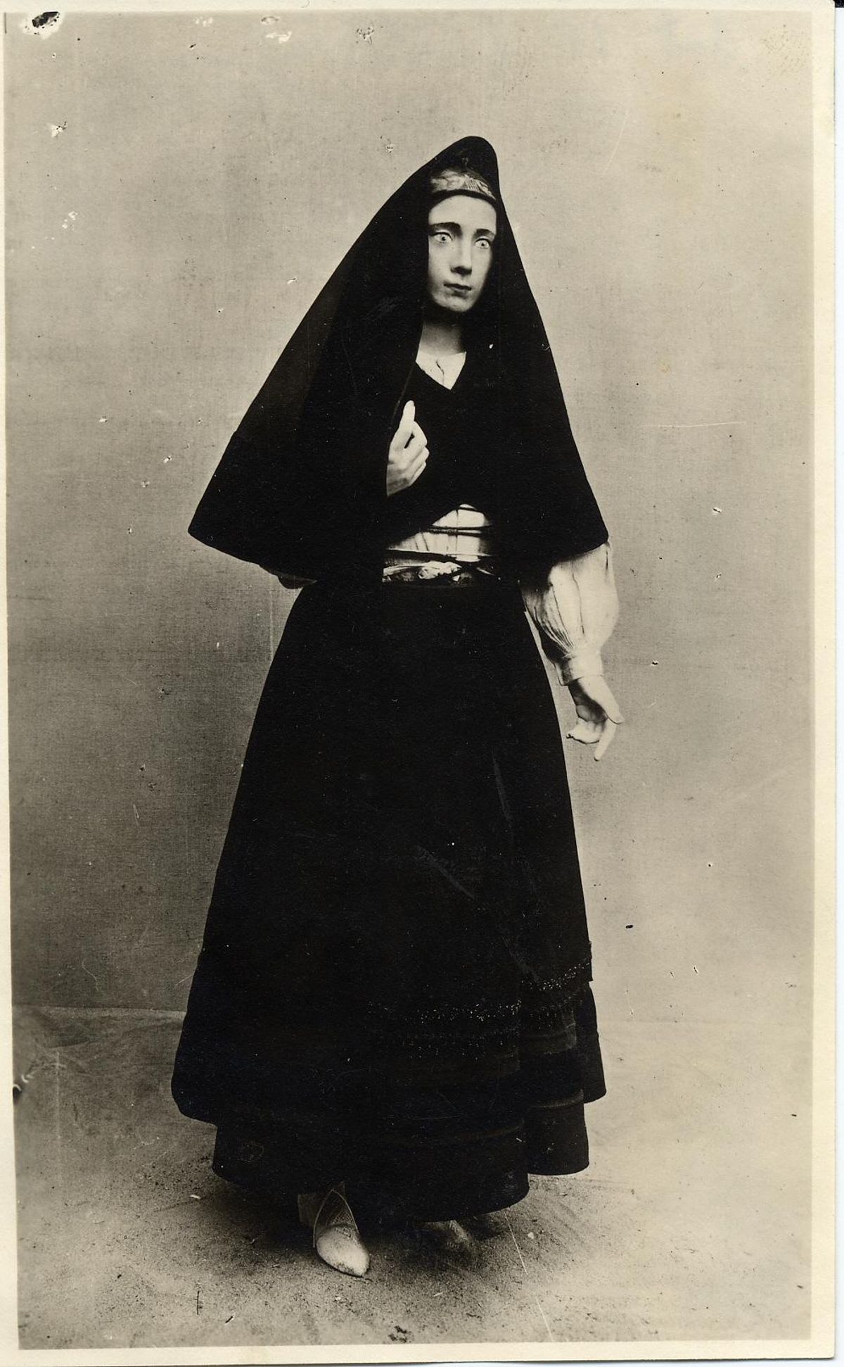 Traje de fiesta de mujer de Cangas del Narcea