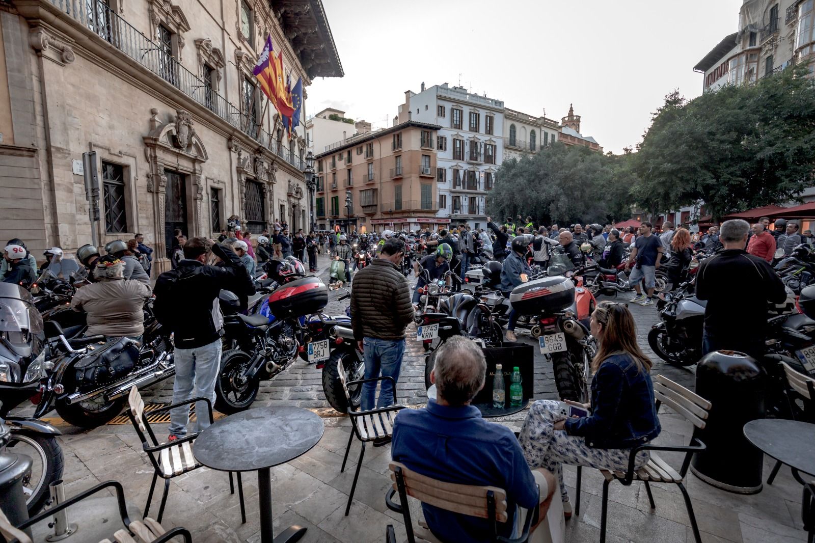 Palma se colapsa de motos en protesta contra la ORA y la prohibición de circular en Acire