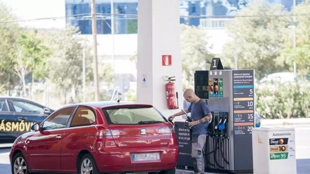 España está por debajo de la media europea en los impuestos a la gasolina y el diésel: ¿cómo funciona este gravamen?