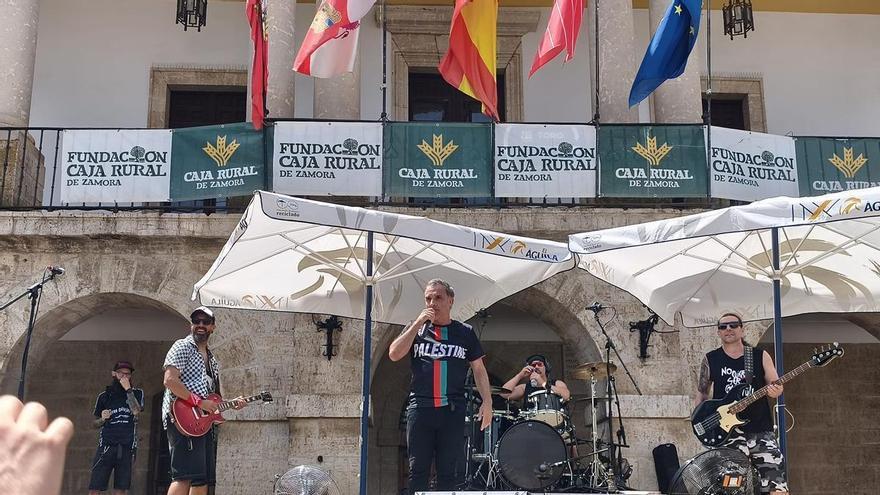 GALERÍA | El vermú musical aviva la llama del festival Vintoro