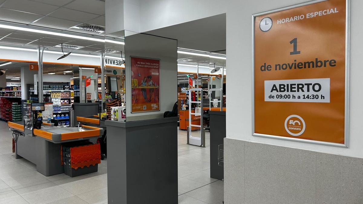 Interior de un supermercado Consum