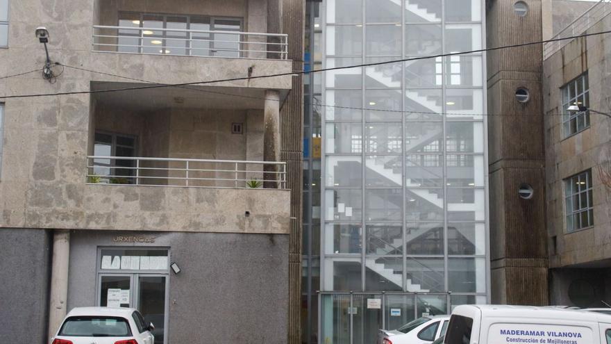 El centro de salud de Vilanova vuelve a llenarse de goteras y humedades