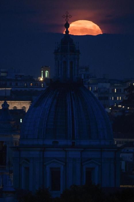 SUPERLUNA EN ROMA