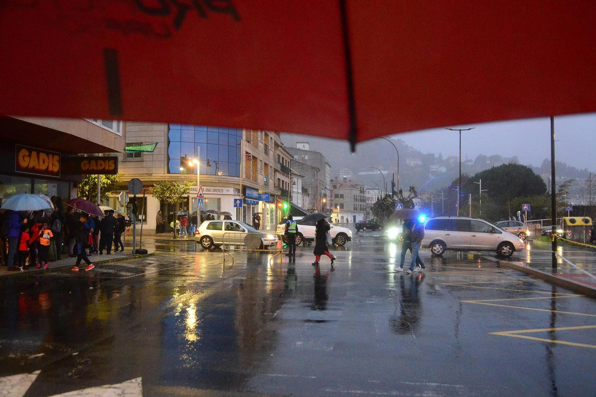 La XXVI Carreira San Martiño de Bueu, contra la lluvia y el viento