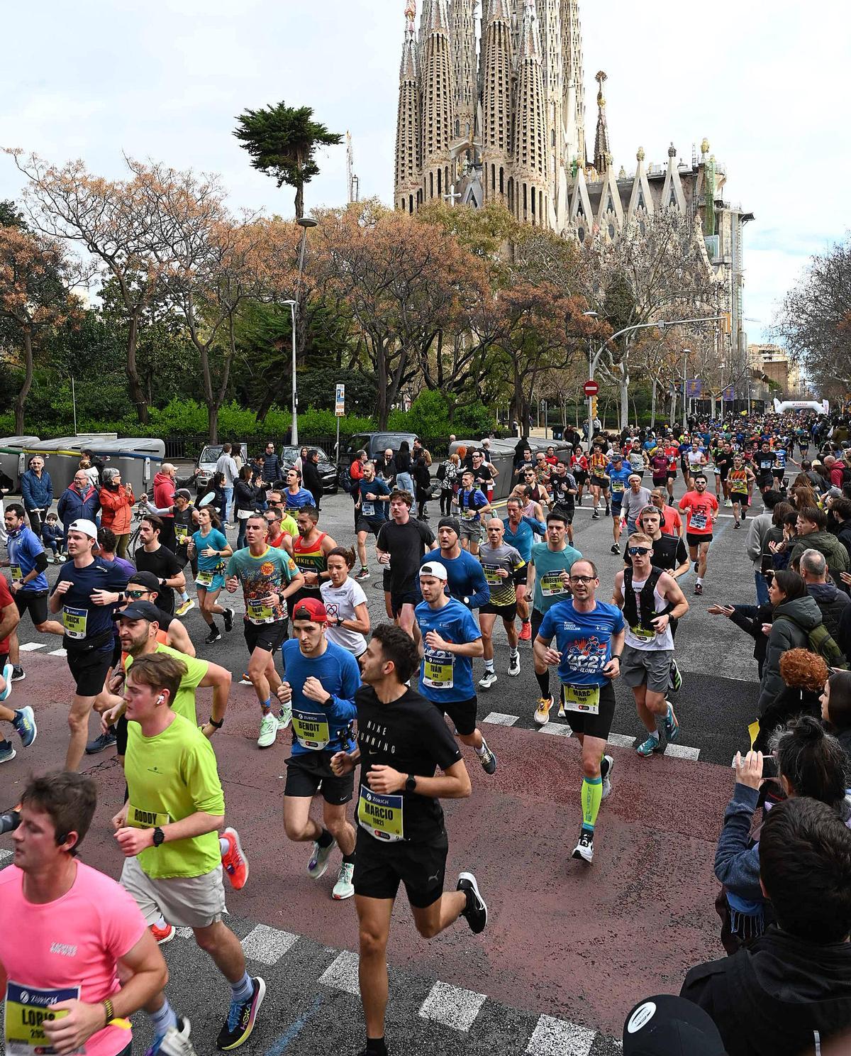 ¿Has participado en la Marató de Barcelona 2024? ¡Búscate en las fotos¡