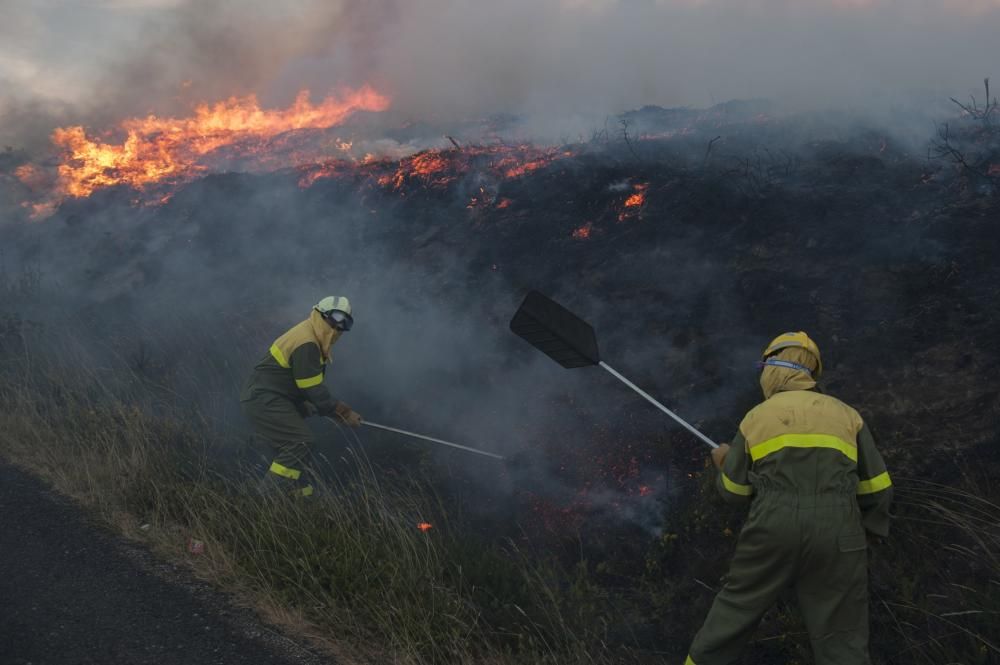 Avión sufre 4 incendios simultáneos