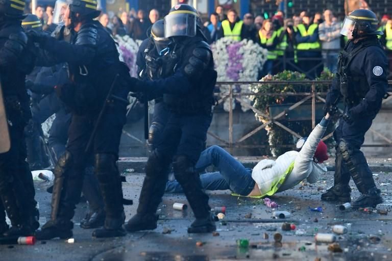 Los ''chalecos amarillos'' protestan en Francia