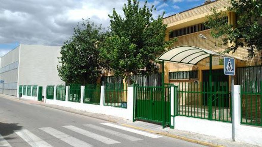 El IES Juan de la Cierva y Codorniú de Puente Genil confirma el positivo por covid de un alumno