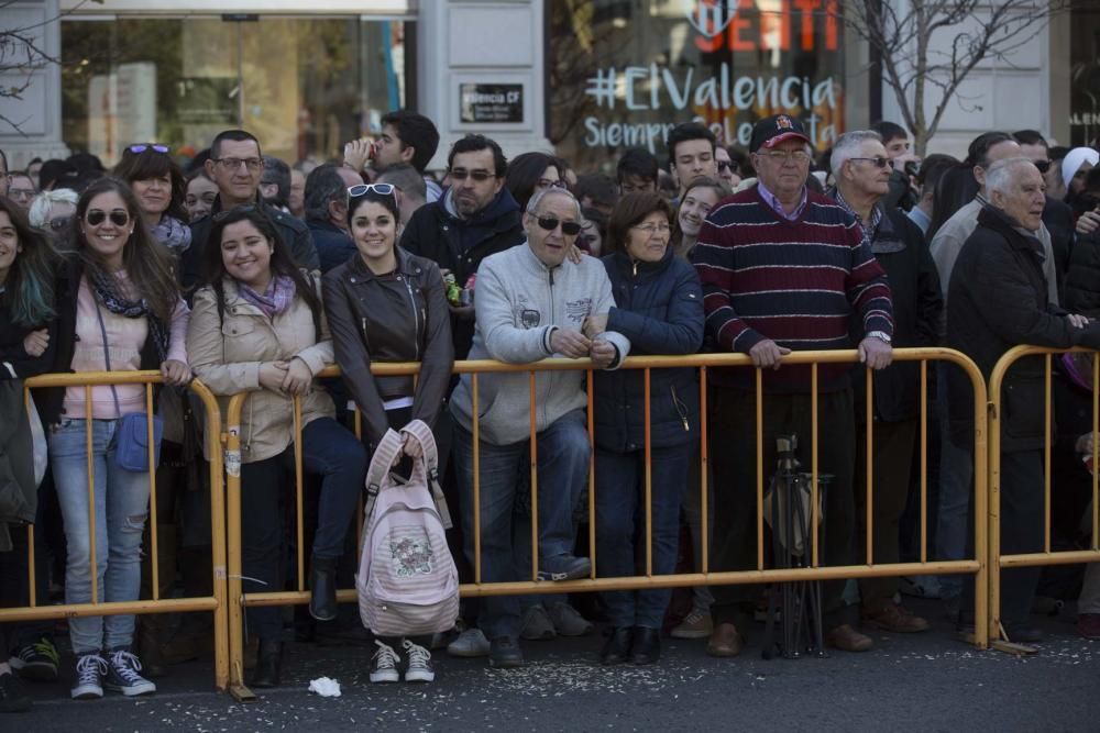 Búscate en la mascletà del 8 de marzo