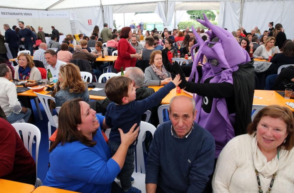 Más de 35.000 personas agotan las raciones de la Festa do Choco en Redondela.