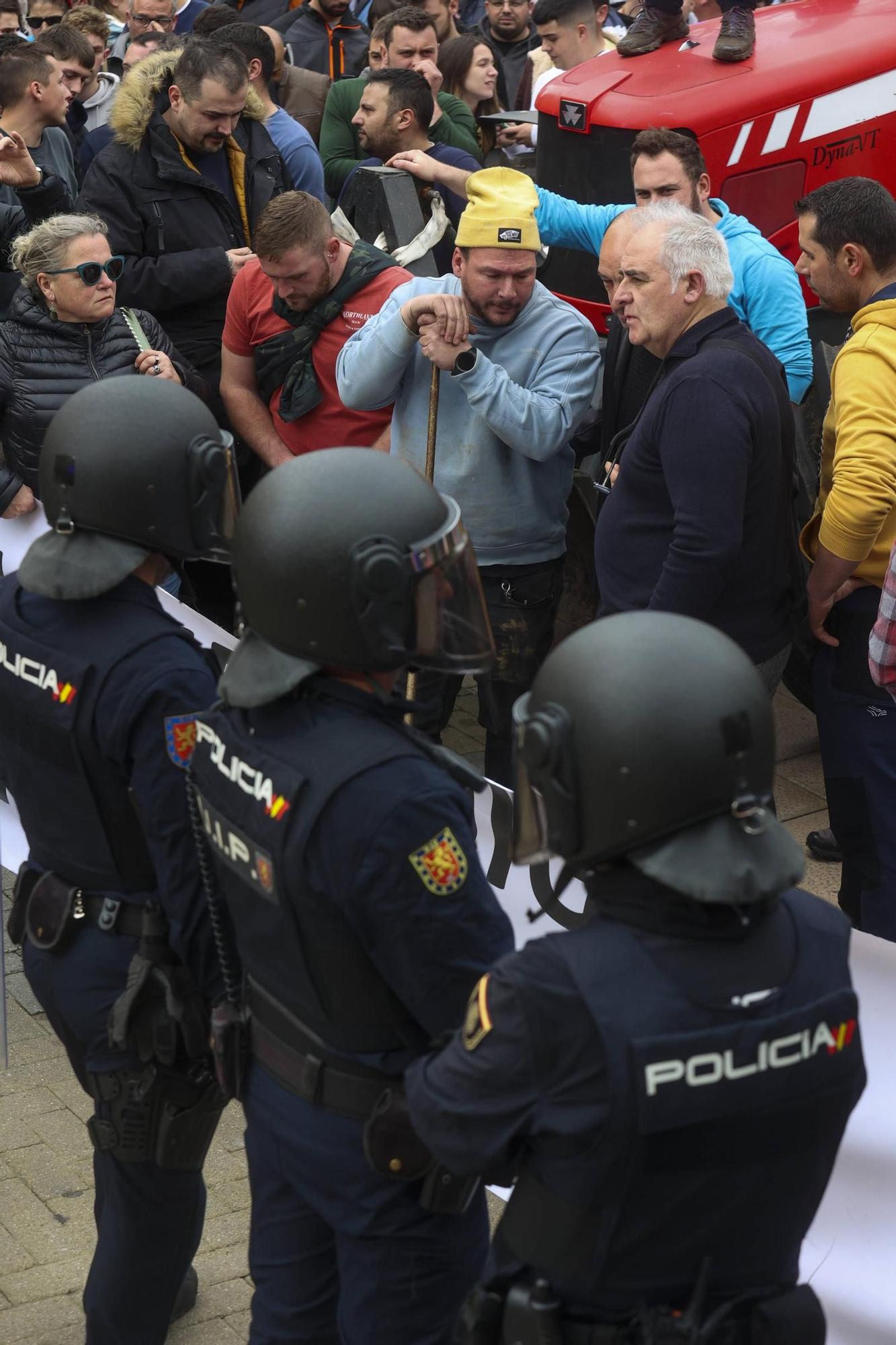 Así fue la protesta agrícola y ganadera convocada en Oviedo